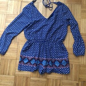 Size Large perfect condition. Short suit.